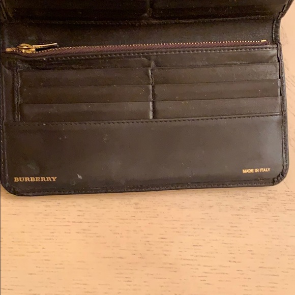 Authentic Burberry Check Wallet - Picture 4 of 7